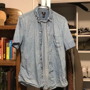 H&M denim short sleeve button up shirt